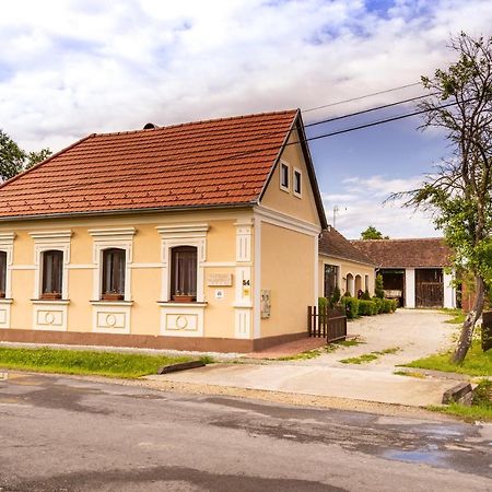 Kapolna Vendeghaz Appartement Kerkaskapolna Buitenkant foto