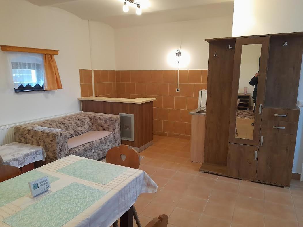 Kapolna Vendeghaz Appartement Kerkaskapolna Buitenkant foto