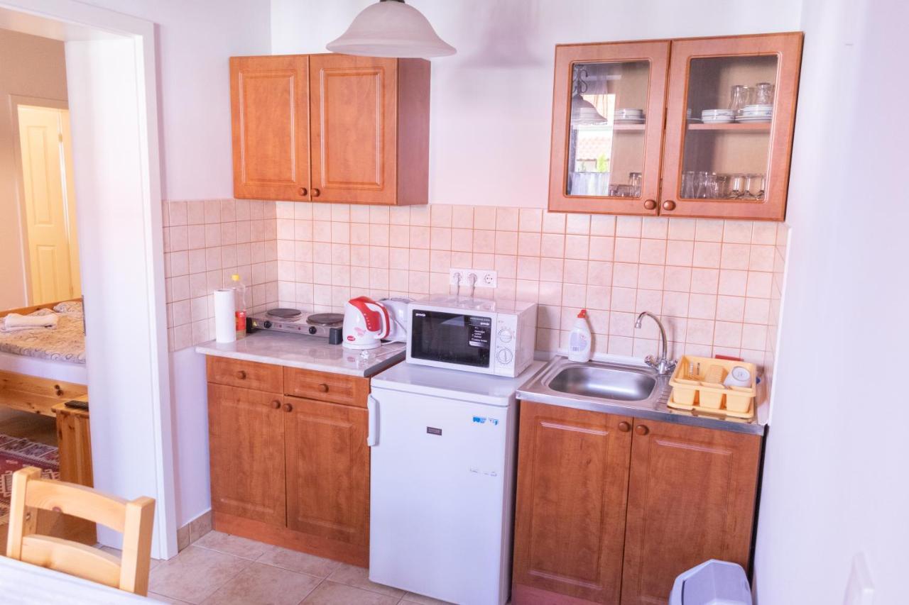 Kapolna Vendeghaz Appartement Kerkaskapolna Buitenkant foto